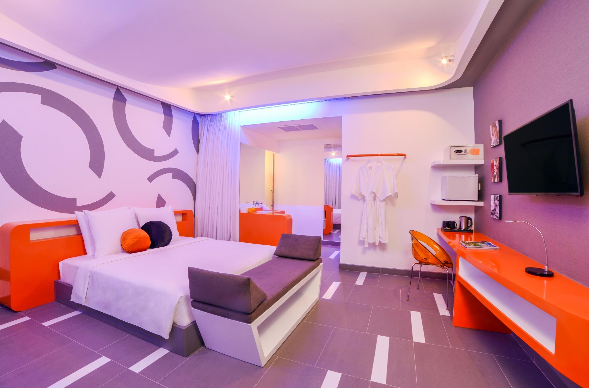 Sun & Moon, Urban Hotel Phnom Penh Exterior foto