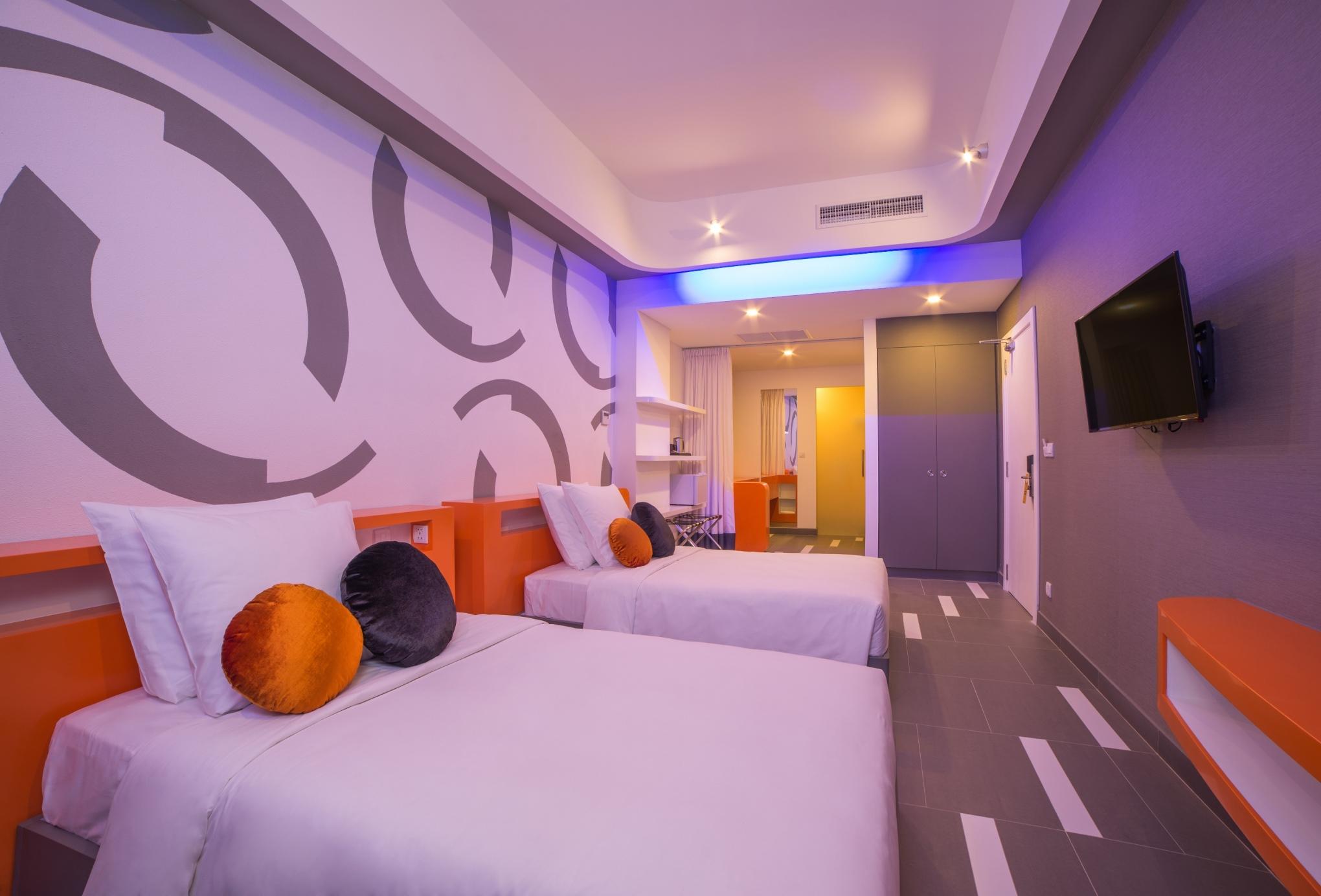 Sun & Moon, Urban Hotel Phnom Penh Exterior foto