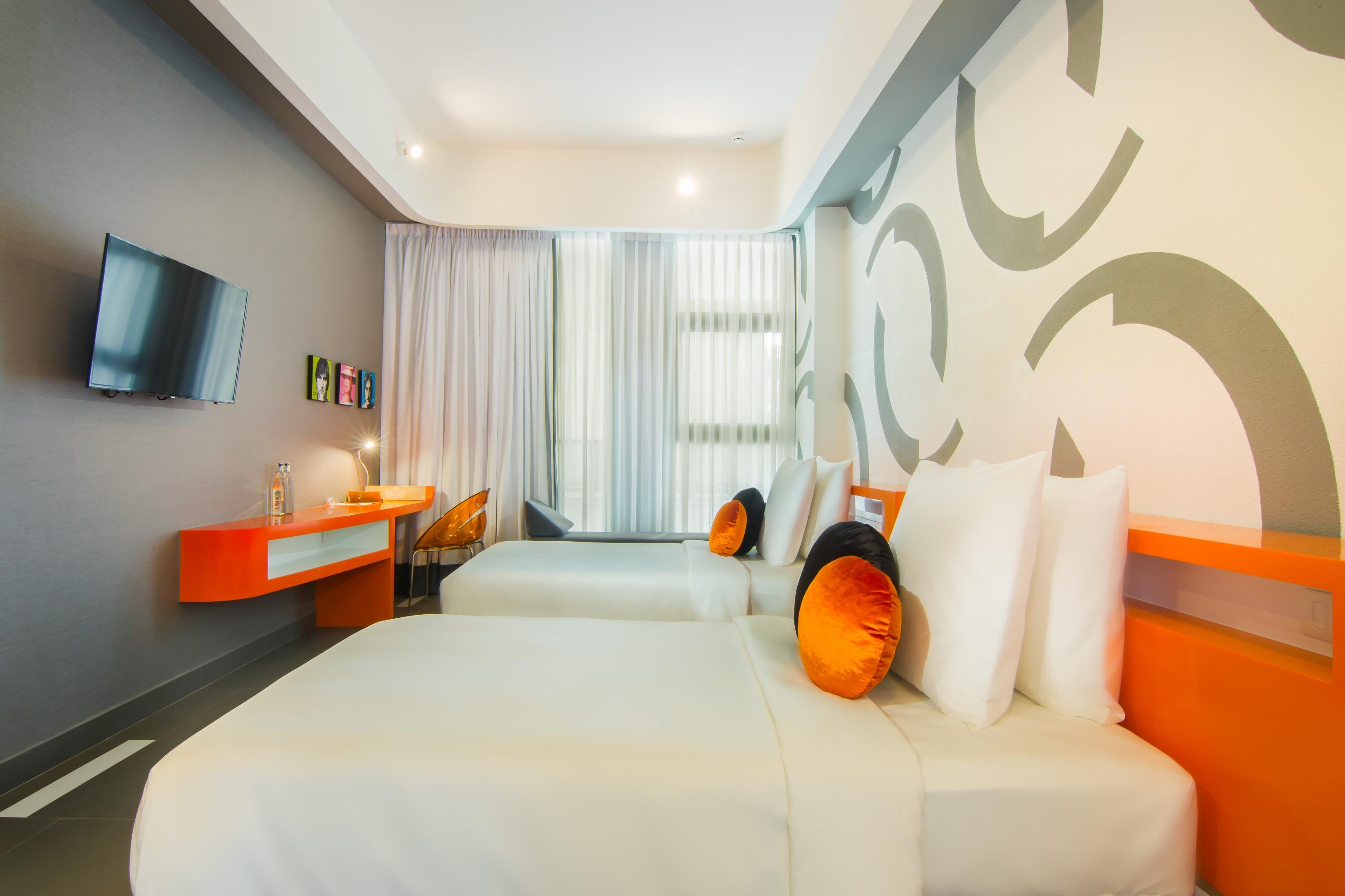 Sun & Moon, Urban Hotel Phnom Penh Exterior foto