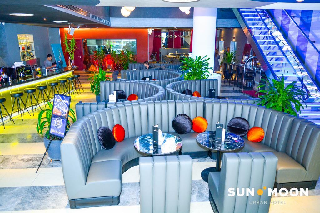 Sun & Moon, Urban Hotel Phnom Penh Exterior foto