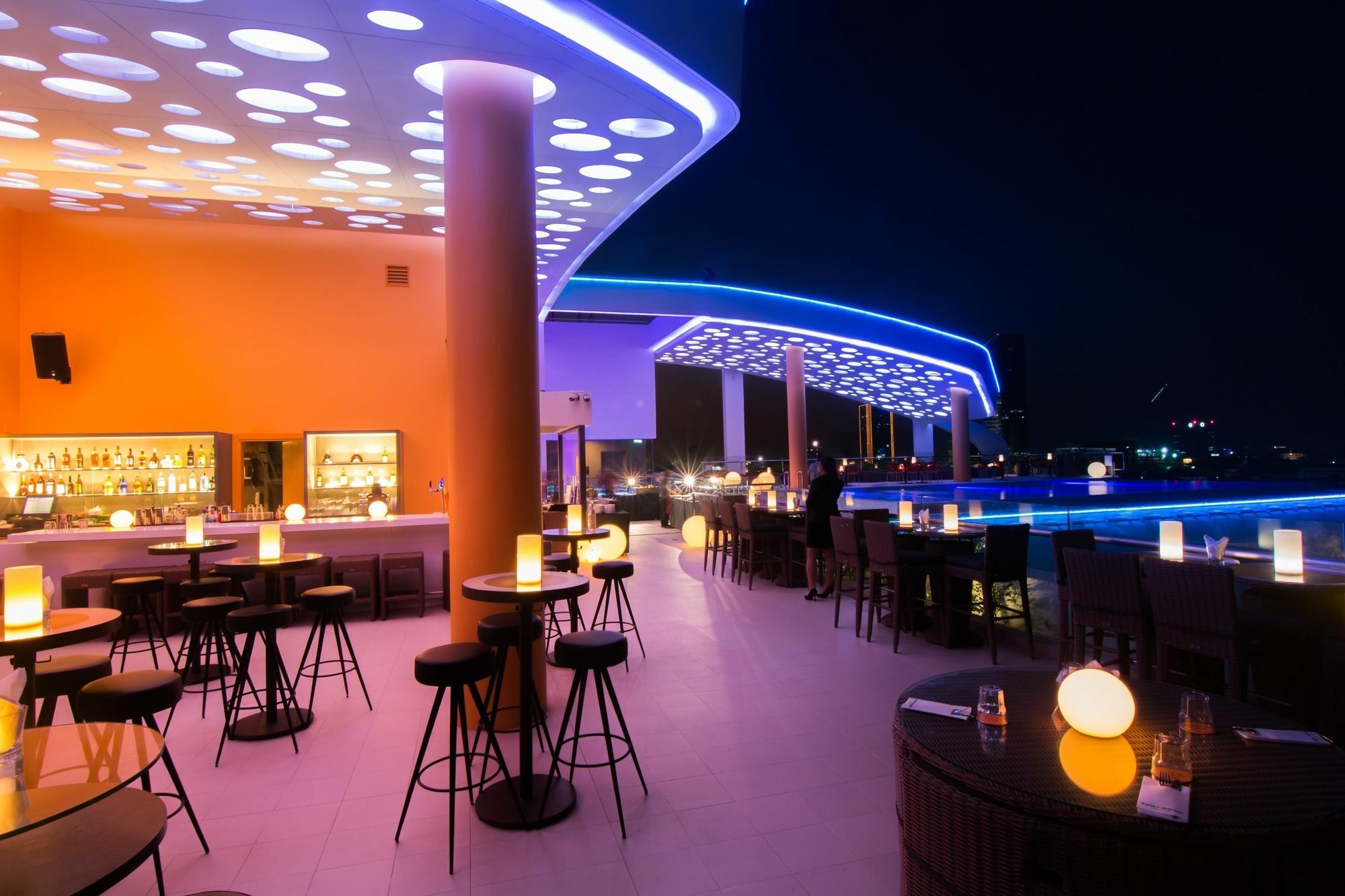 Sun & Moon, Urban Hotel Phnom Penh Exterior foto