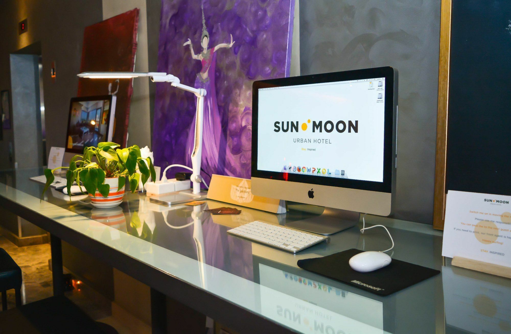 Sun & Moon, Urban Hotel Phnom Penh Exterior foto